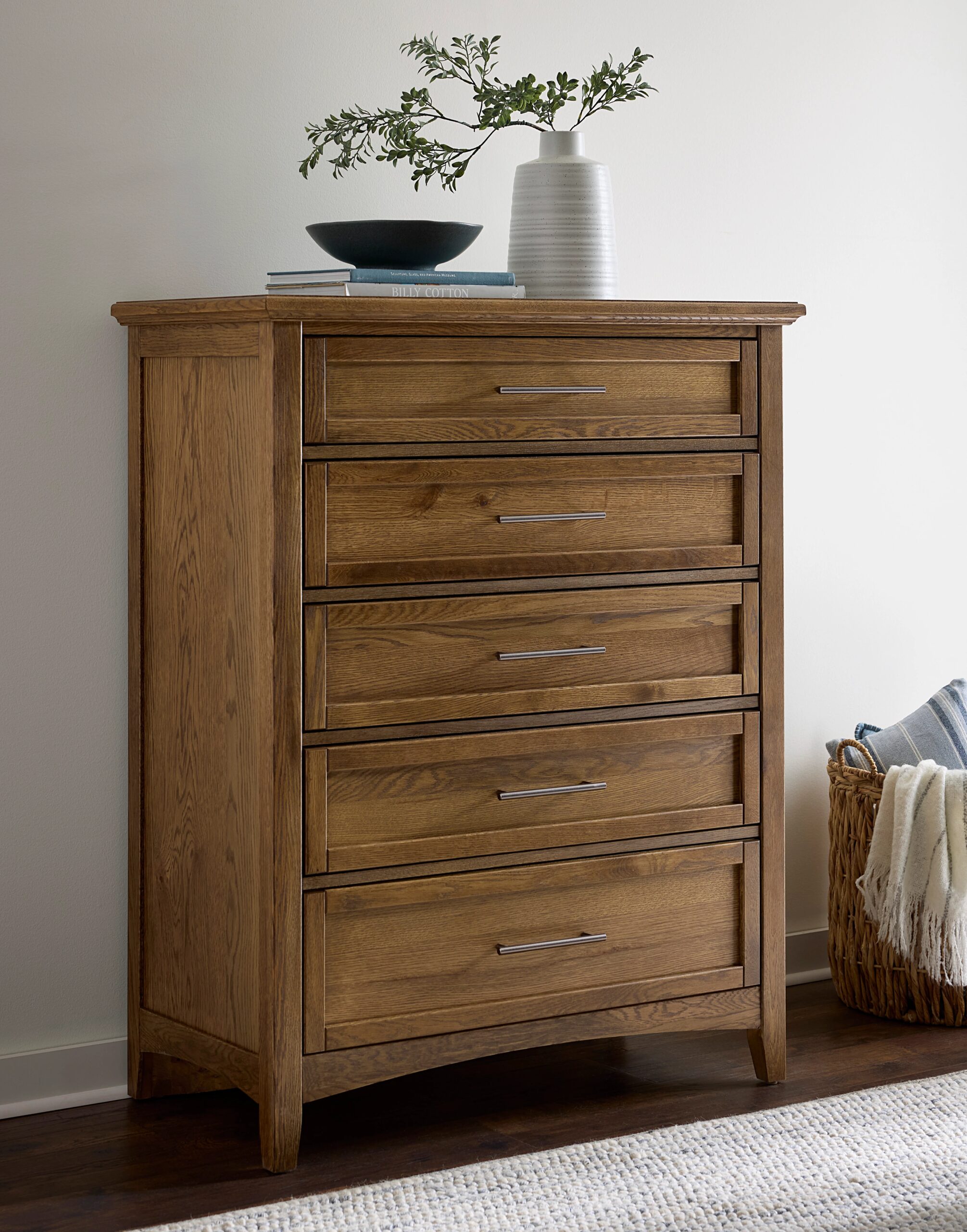 a28ac93df57fc282fbc6d046495e629e Chest - 5 Drwr - Image 1
